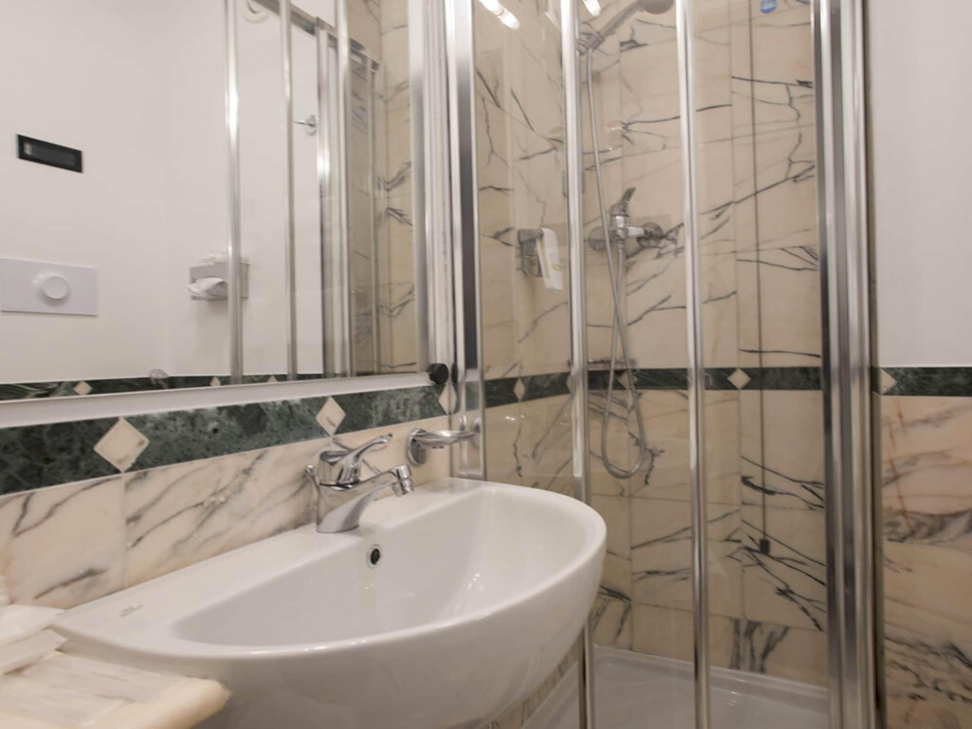 Hotel Plaza Pescara Luaran gambar