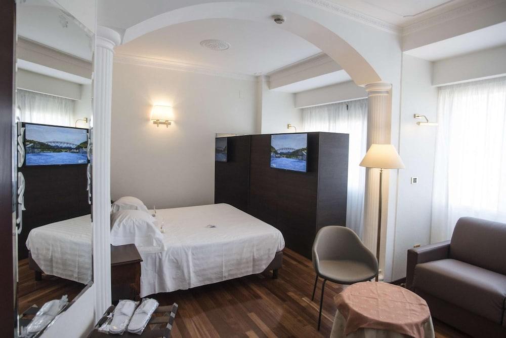 Hotel Plaza Pescara Luaran gambar