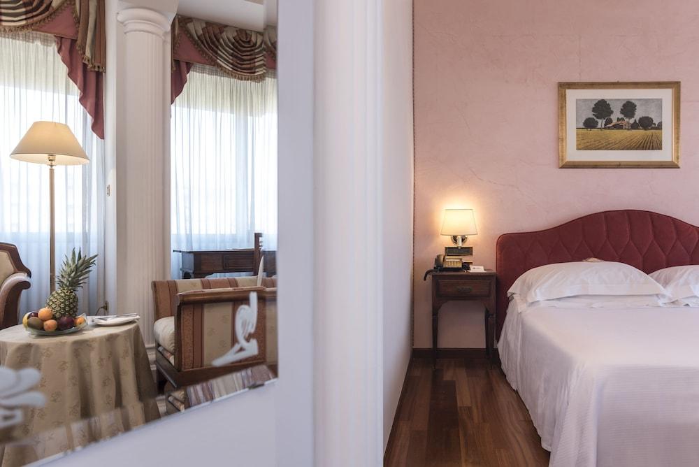 Hotel Plaza Pescara Luaran gambar
