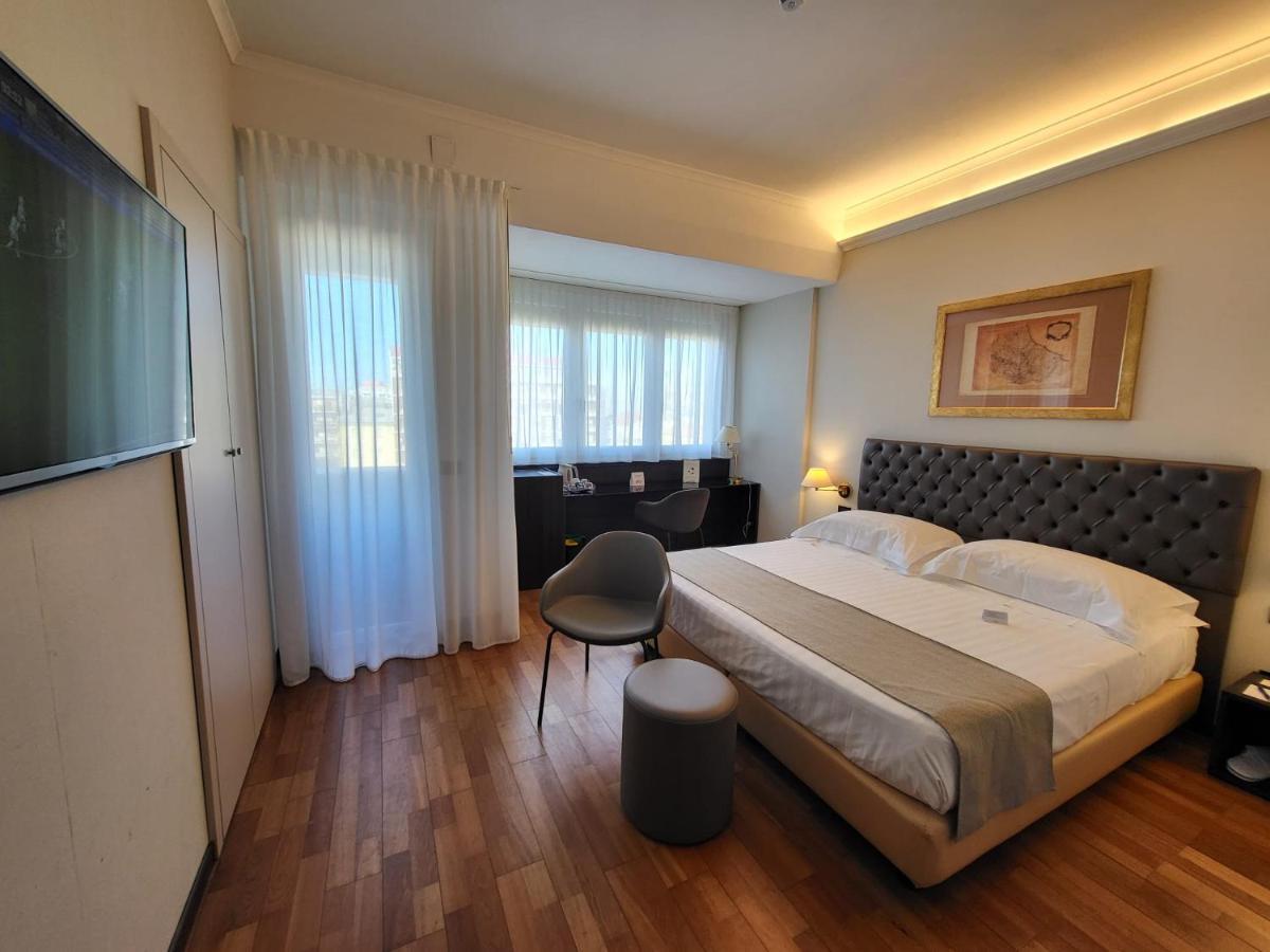 Hotel Plaza Pescara Luaran gambar