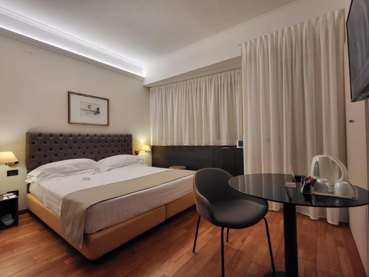 Hotel Plaza Pescara Luaran gambar