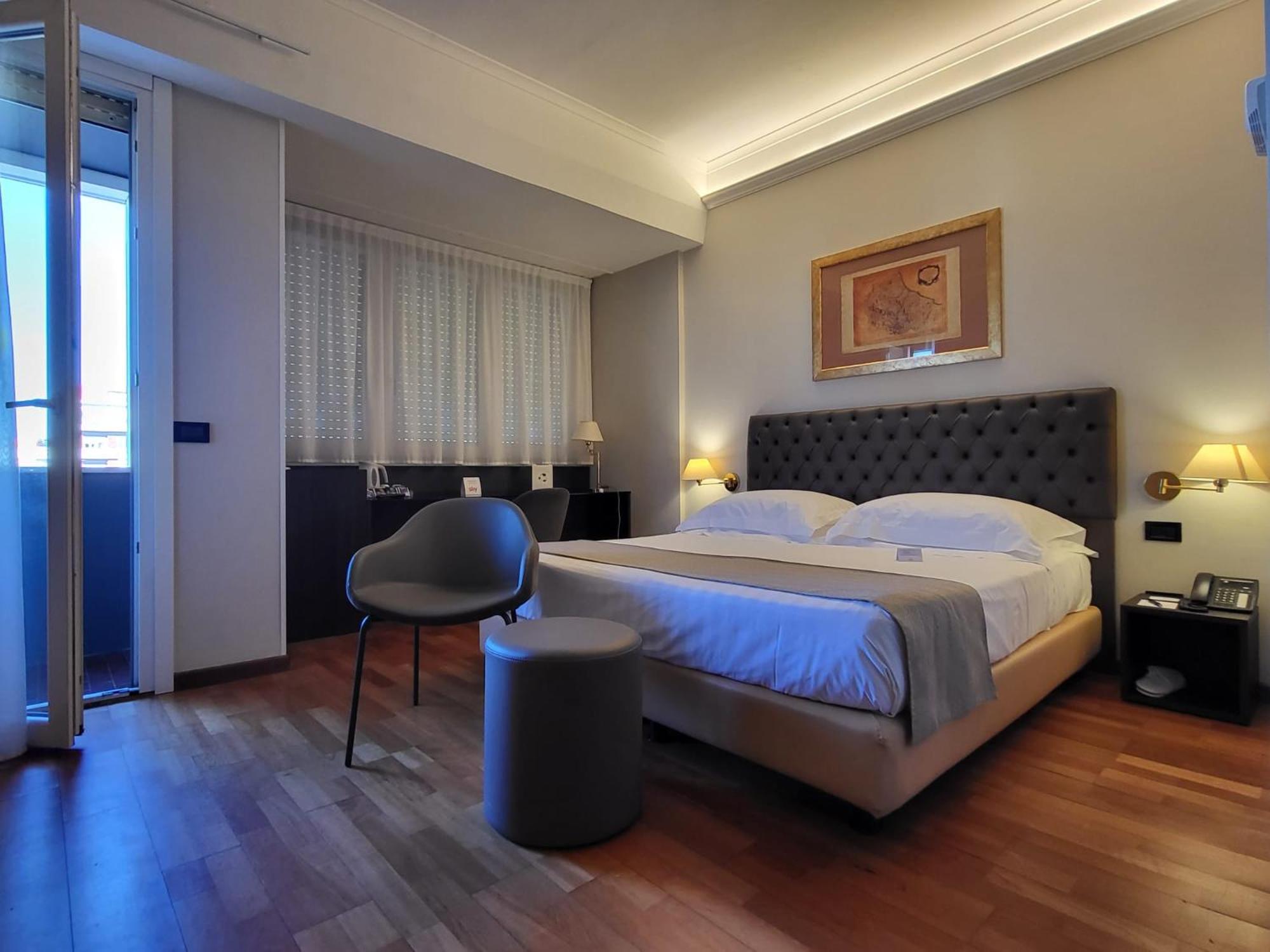 Hotel Plaza Pescara Luaran gambar